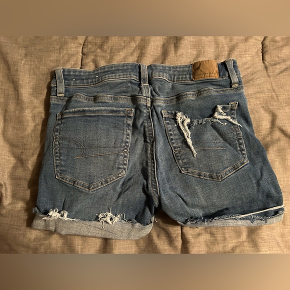 NWOT Medium wash American Eagle jeans - Picture 3 of 4